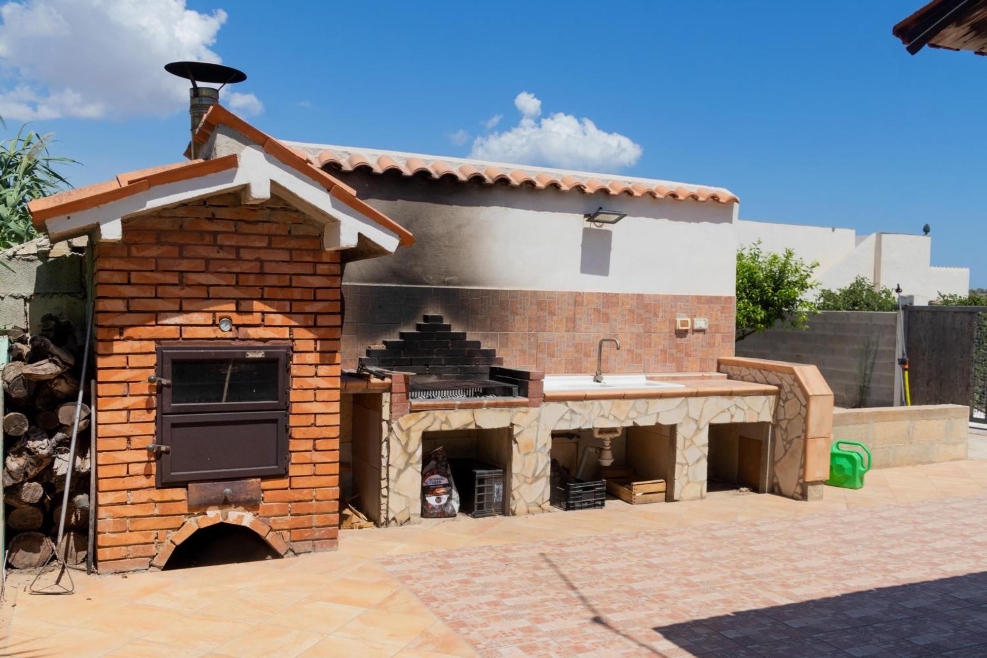 Amaris Mango Seafront Villa Гранелли Экстерьер фото