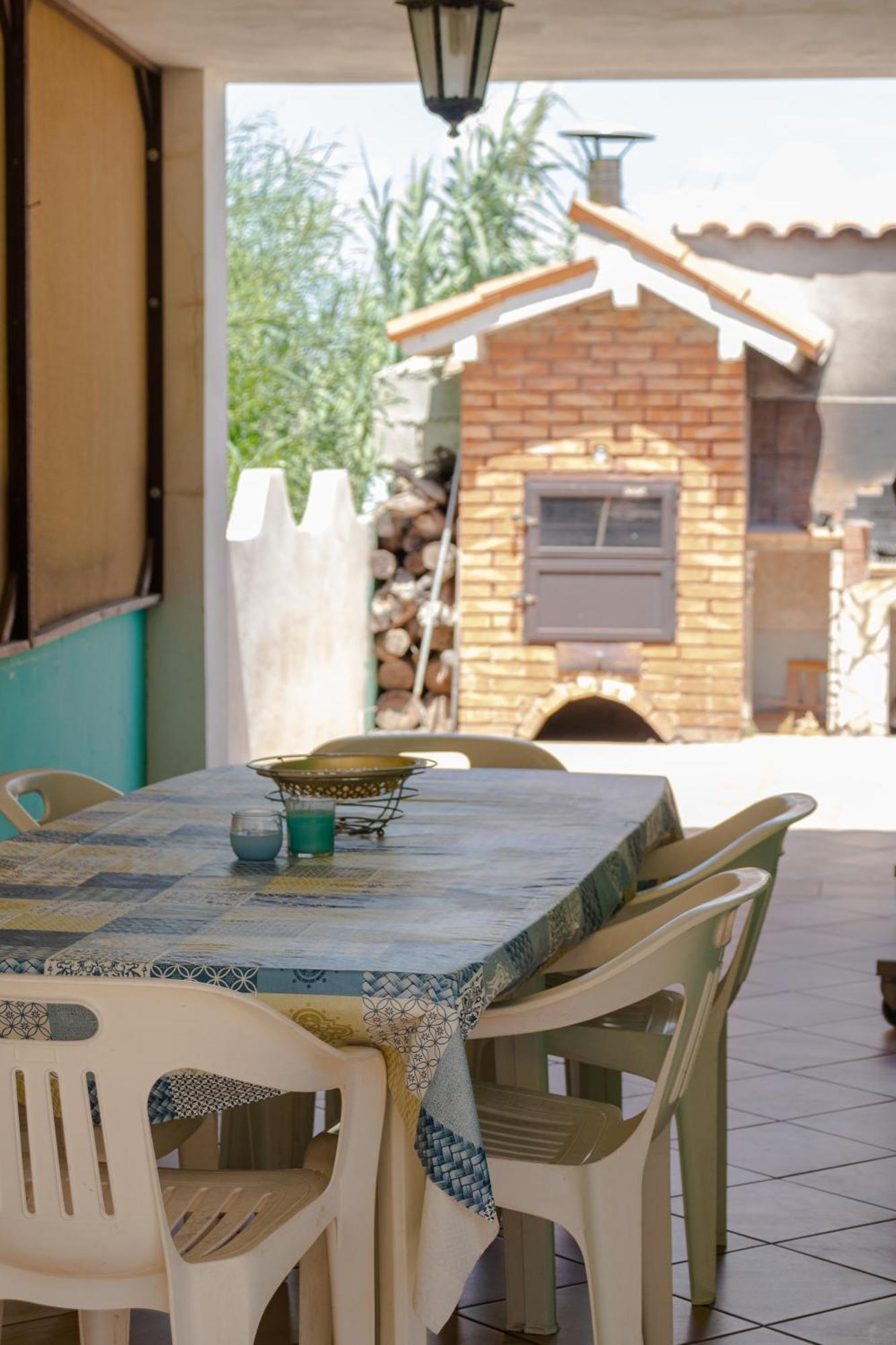 Amaris Mango Seafront Villa Гранелли Экстерьер фото