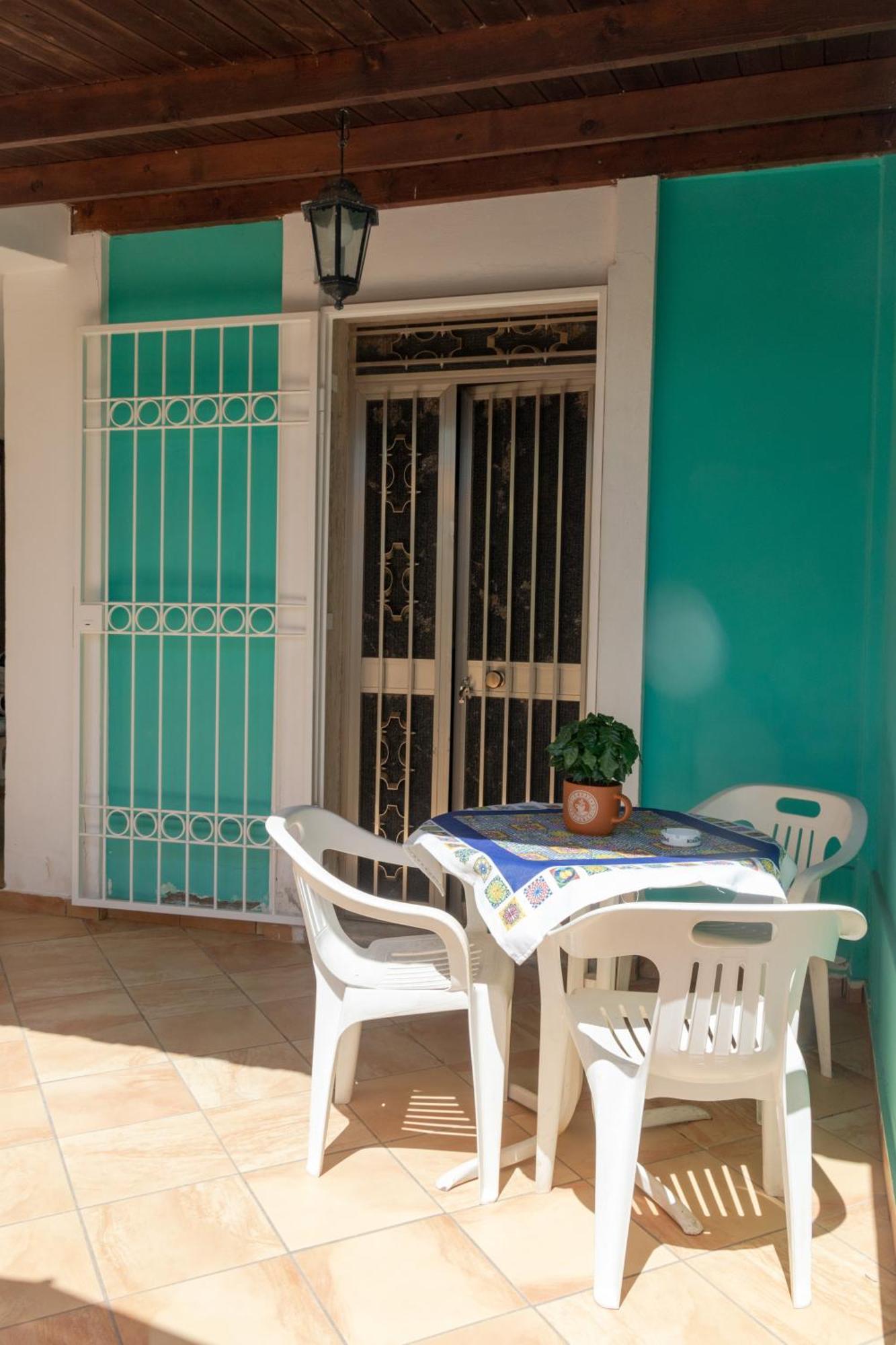 Amaris Mango Seafront Villa Гранелли Экстерьер фото